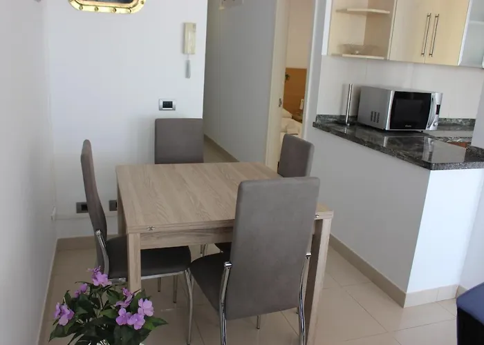 Lord Nelson Canteras 2